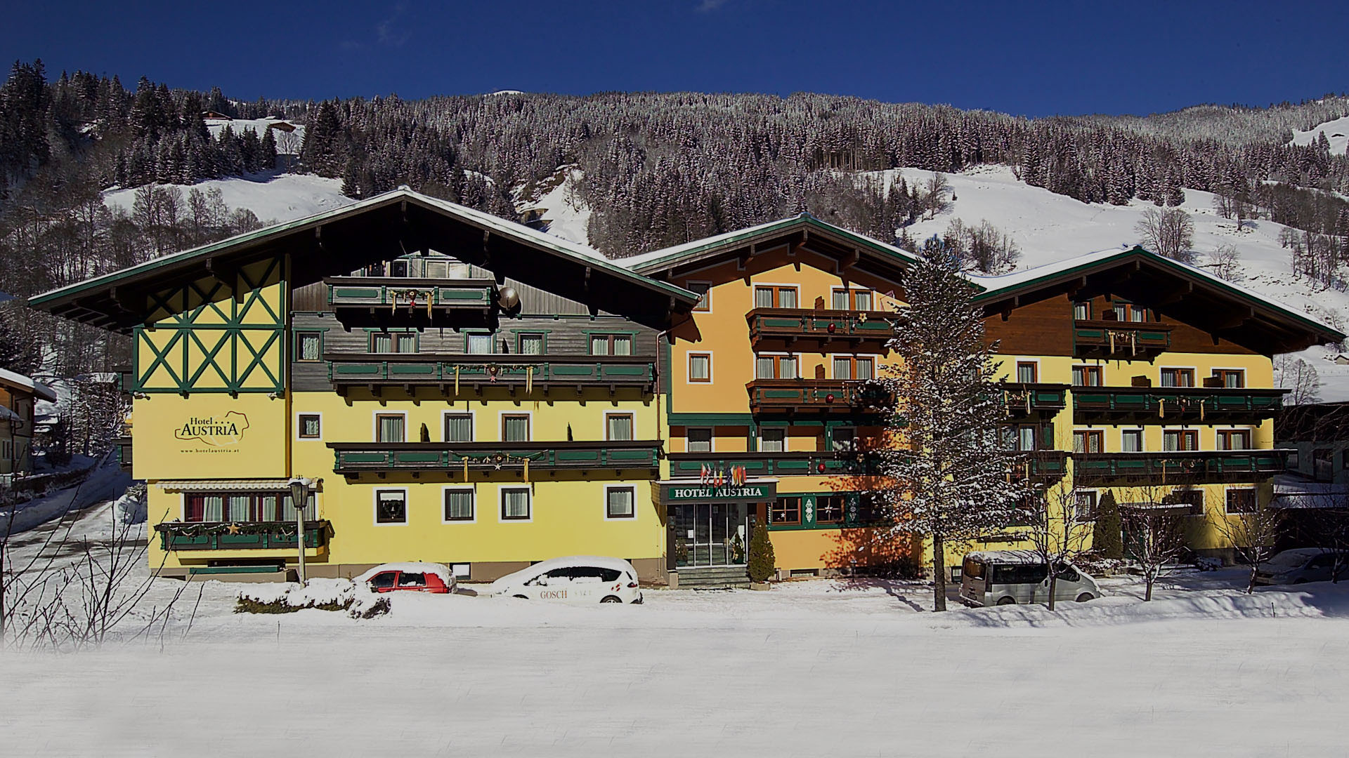 Hotel Austria Saalbach im Winter