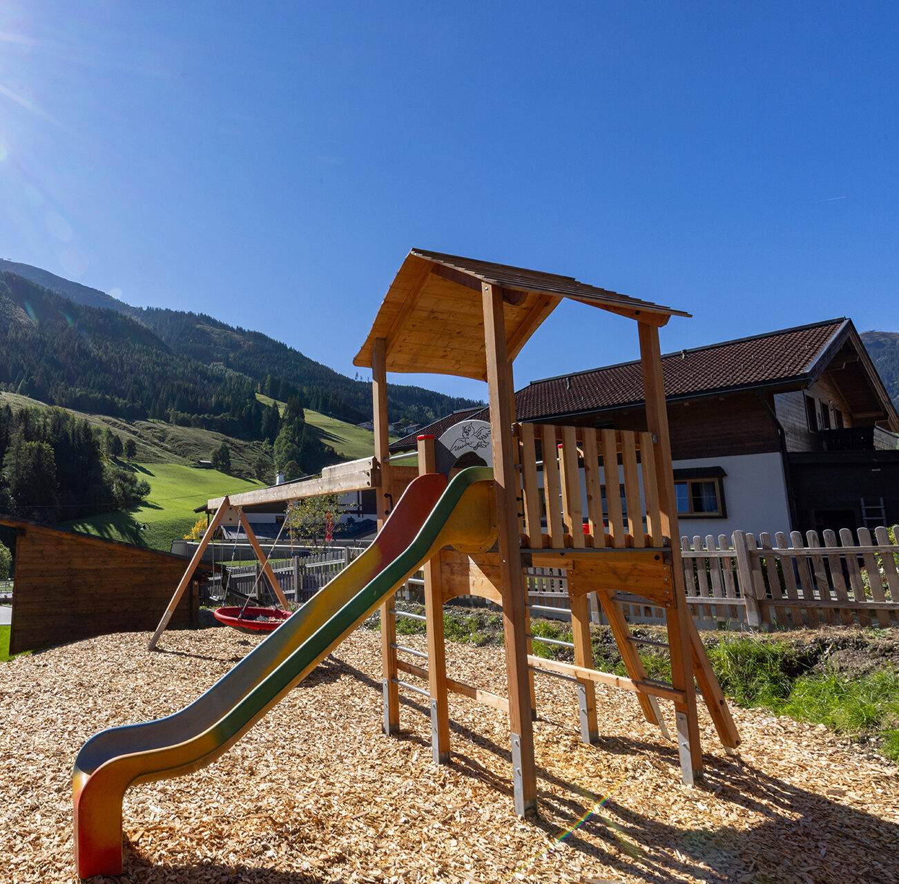 Garten im Sommer Hotel Austria Saalbach